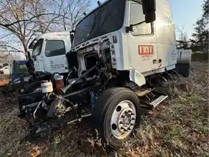 Salvage 2005 Volvo VNL - 4268