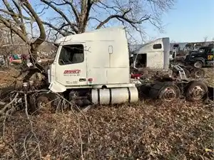 Salvage 2005 Volvo VNL - 4353