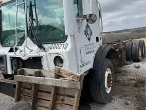 Salvage 2008 Mack MRU613 - 5073