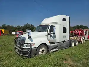 Salvage 2018 International LT625 - 5205