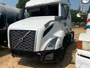 Salvage 2020 Volvo VNL - 102
