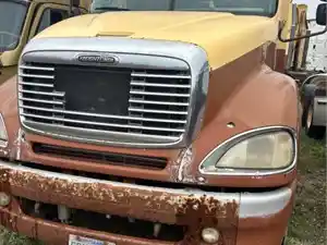 Salvage 2003 Freightliner Columbia 120 - FLC-5543