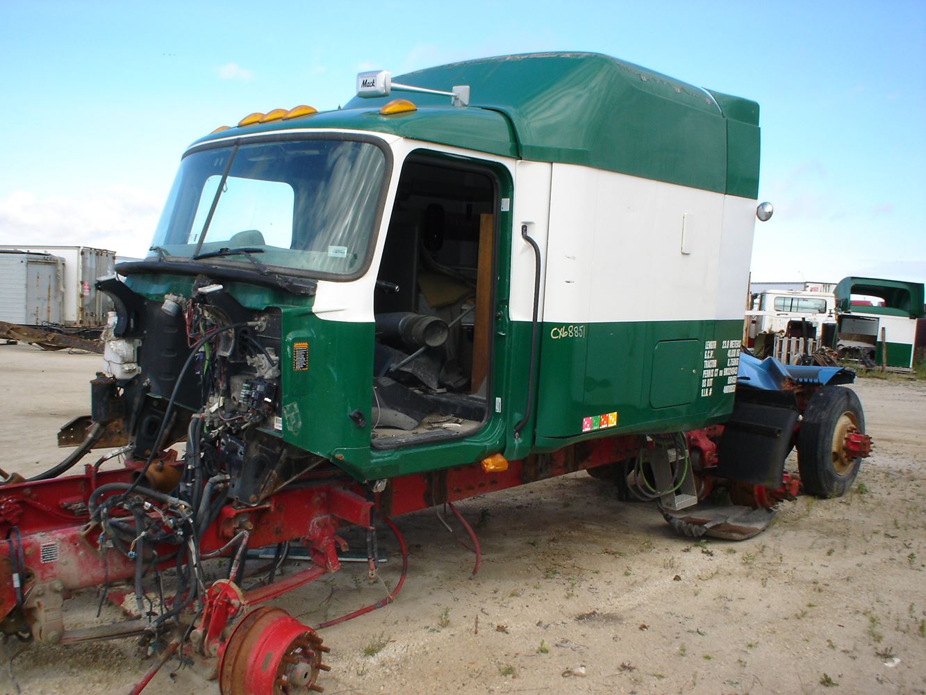 Salvage 2004 Mack 613 613 For Parts Winnipeg, Manitoba, Canada TPI
