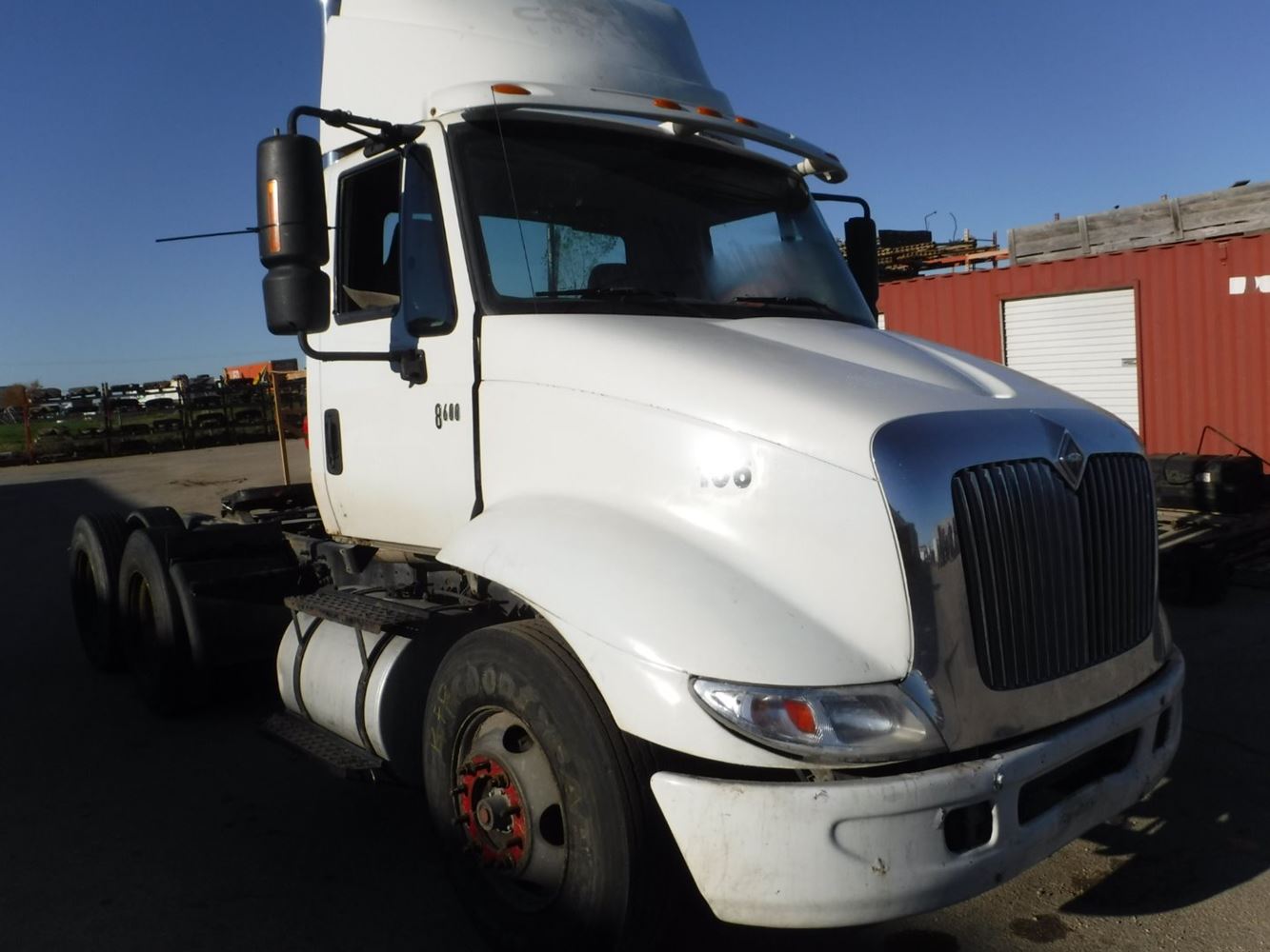 Salvage 2006 International 8600 DAY CAB For Parts Winnipeg, Manitoba