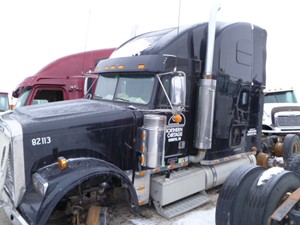 Salvage 2007 Freightliner FLD132 Classic - FLC-1348