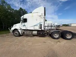 Salvage 2004 Freightliner Columbia 120 - FRT04860