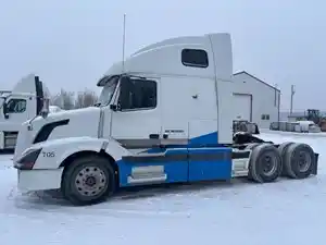 Salvage 2005 Volvo VNL - VOL05842