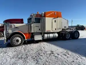 Salvage 2008 Peterbilt 389 - PET08852
