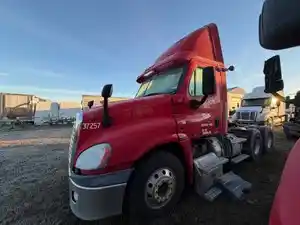 Salvage 2012 Freightliner Cascadia 125 - FRT12828