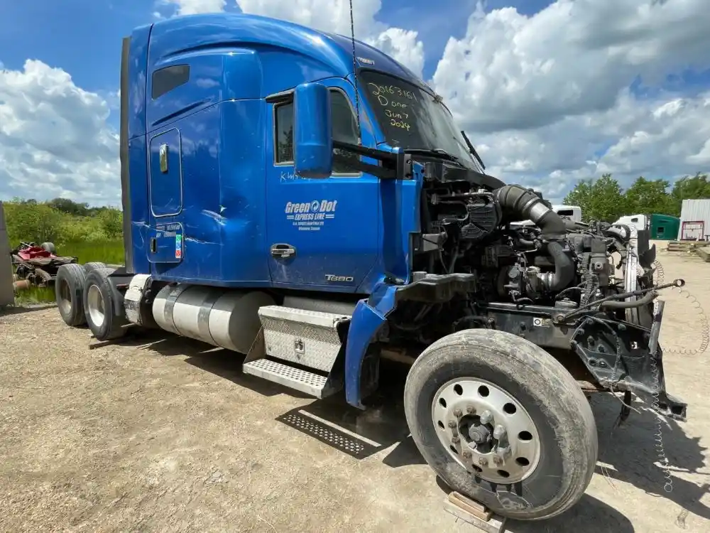 2014 Kenworth T680 Truck for Parts for sale Anola Manitoba Canada