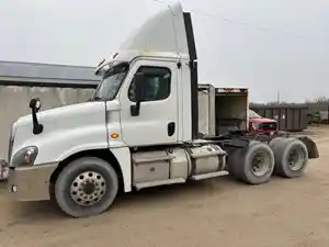 Salvage 2016 Freightliner Cascadia 125 - FRT16837