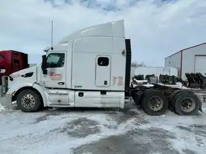 Salvage 2016 Peterbilt 579 - PET16745