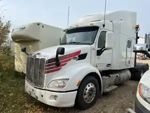 Salvage 2016 Peterbilt 579 - PET16822