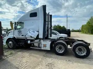Salvage 2017 Volvo VNL670 - VOL17858