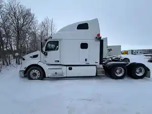 2019 Peterbilt 579 Truck for Parts (Stock #PET19845)) Part Image