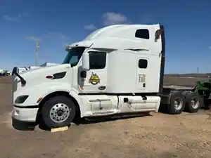 Salvage 2022 Peterbilt 579 - PET22854