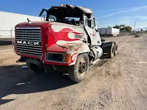 Salvage 1992 Mack CH613 - TR393