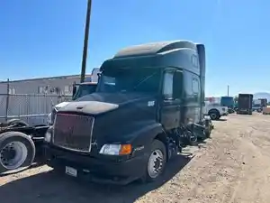 Salvage 1999 Volvo VN - TR392
