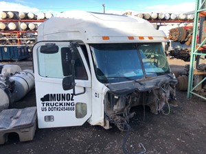 2004 Freightliner COLUMBIA 120 Truck for Parts (Stock #TR190)) Part Image