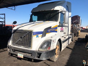 2004 Volvo VNL Truck for Parts (Stock #TR194)) Part Image