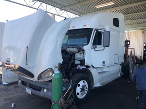 2005 Freightliner COLUMBIA 120 Truck for Parts (Stock #TR140)) Part Image