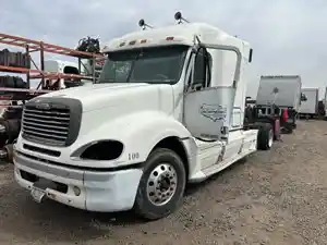 2006 Freightliner Columbia 120 Truck for Parts (Stock #TR372)) Part Image