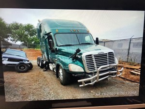 2010 Freightliner Cascadia 125 Truck for Parts (Stock #TR216)) Part Image