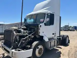 Salvage 2012 Volvo VNL - TR425