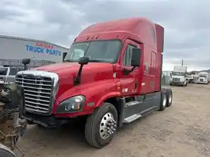 Salvage 2015 Freightliner Cascadia 125 - TR440