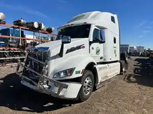 Salvage 2024 Peterbilt 579 - TR389