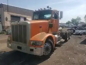 Salvage 1989 Peterbilt 377 - 24-151