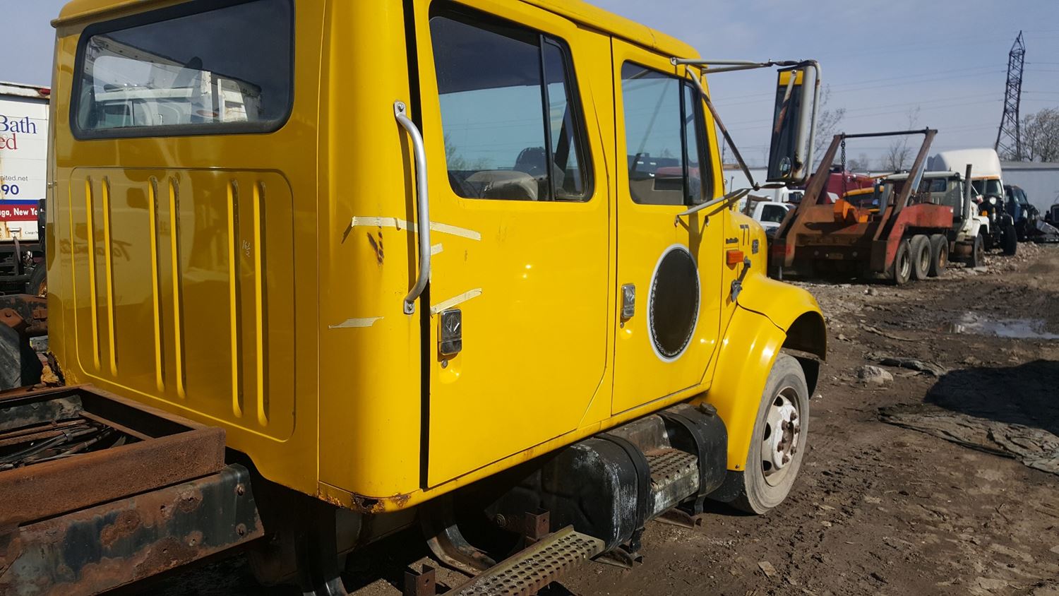 Salvage 1995 International 4700 LOW PROFILE Truck Delivery For Parts