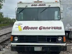 Salvage 2000 Freightliner MT45 Chassis - 25-061