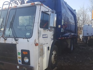 Salvage 2000 Mack LE613 - 21-049