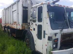 Salvage 2001 Mack LE613 - 21-126