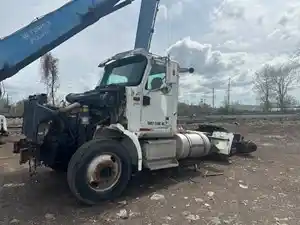 Salvage 2003 International 9400I - 25-048