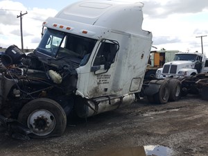 2005 Freightliner COLUMBIA 120 Truck for Parts (Stock #21-132)) Part Image