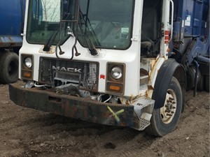 Salvage 2005 Mack MR688S - 21-043