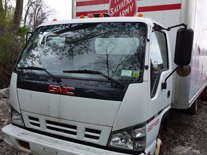 Salvage 2006 Isuzu NPR-HD - 18-070