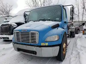 Salvage 2007 Freightliner M2 106 - 26-012