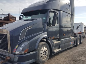 Salvage 2007 Volvo VNL - 20-049