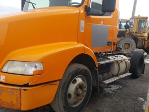 Salvage 2007 Volvo VNM - 20-182