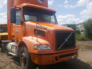 Salvage 2007 Volvo VNM - 21-128