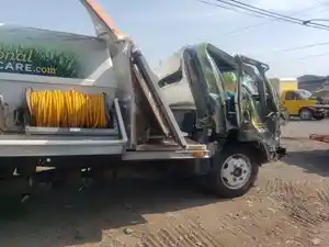 Salvage 2010 Isuzu NRR - 25-106