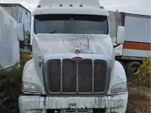 Salvage 2011 Peterbilt 387 - 25-135