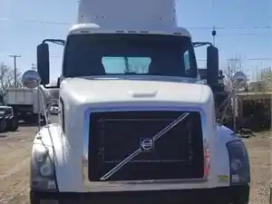 Salvage 2011 Volvo VNL - 26-022