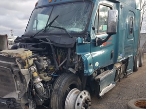2013 Freightliner Cascadia 125 Truck for Parts (Stock #21-252)) Part Image