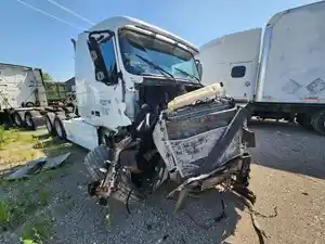 Salvage 2015 Volvo VNL - 25-079