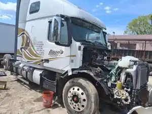 Salvage 2016 Volvo VNL - 26-034