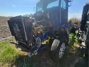 Salvage 2000 Peterbilt 385 - YN512594